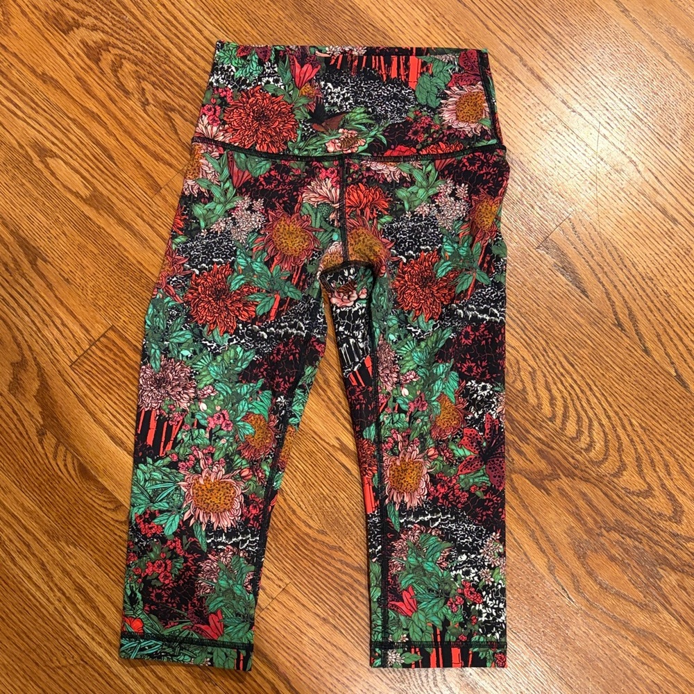 Lululemon Zen Garden Multicolor Capri leggings 4